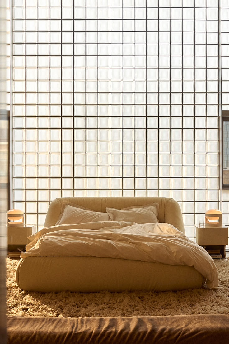 The bed you won't want to leave. Melt's generous, rounded fo