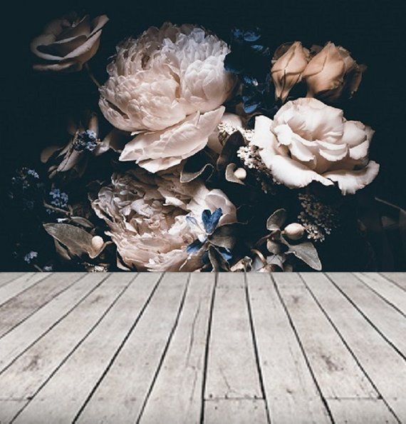 Donkere vintage bloemen behang dramatische floral muur