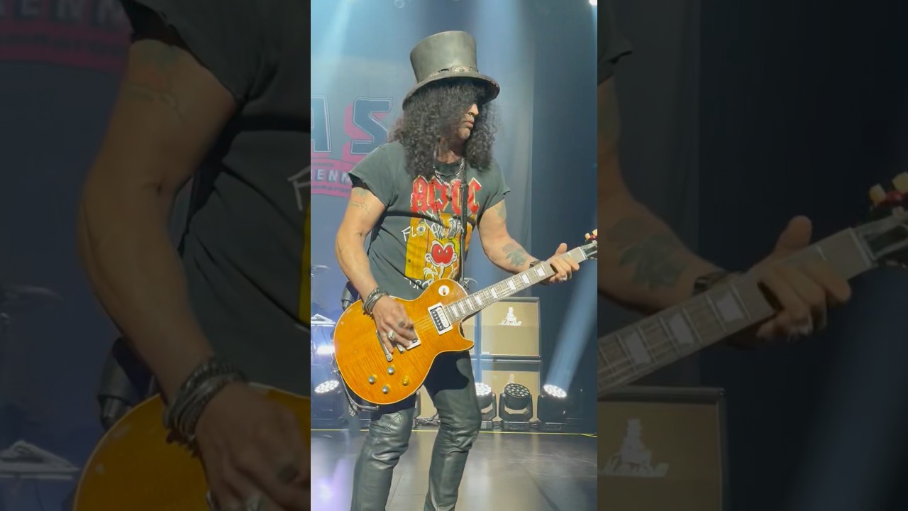 Slash Suddenly Stops Playing… What Happened? 😳