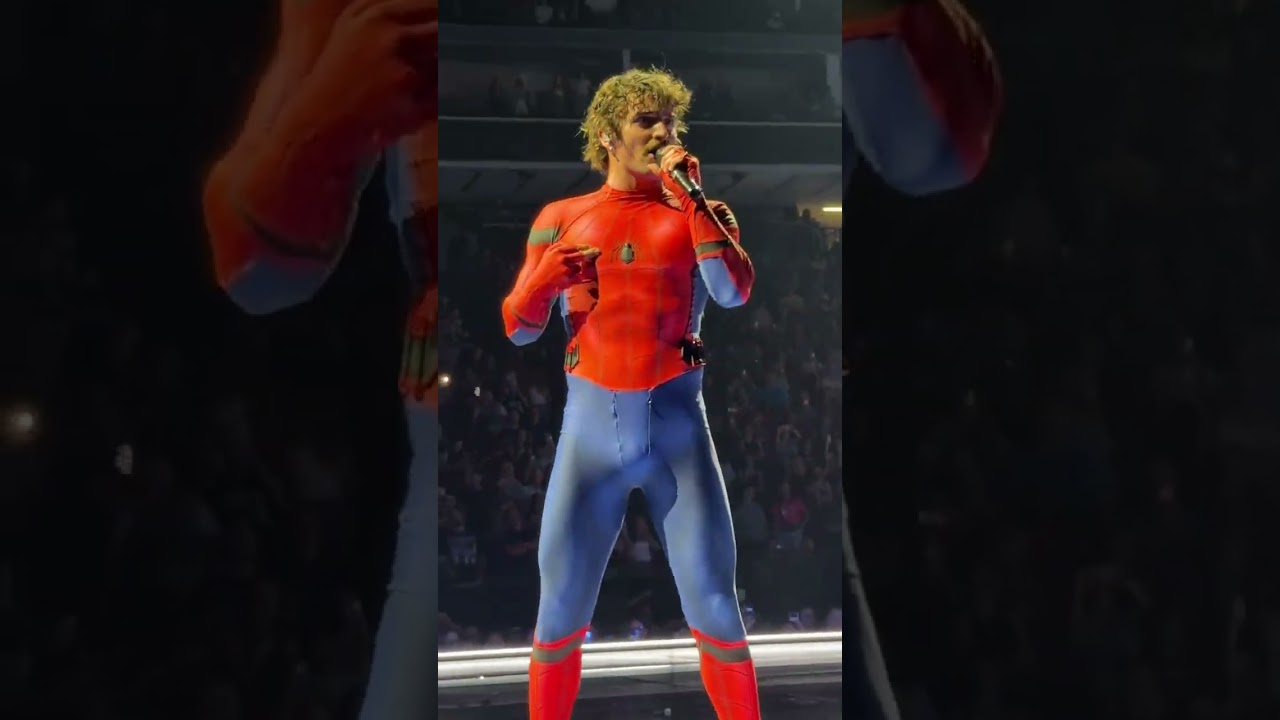 Benson Boone Sings “Beautiful Things” in a Spider-Man Suit 🕷️🔥