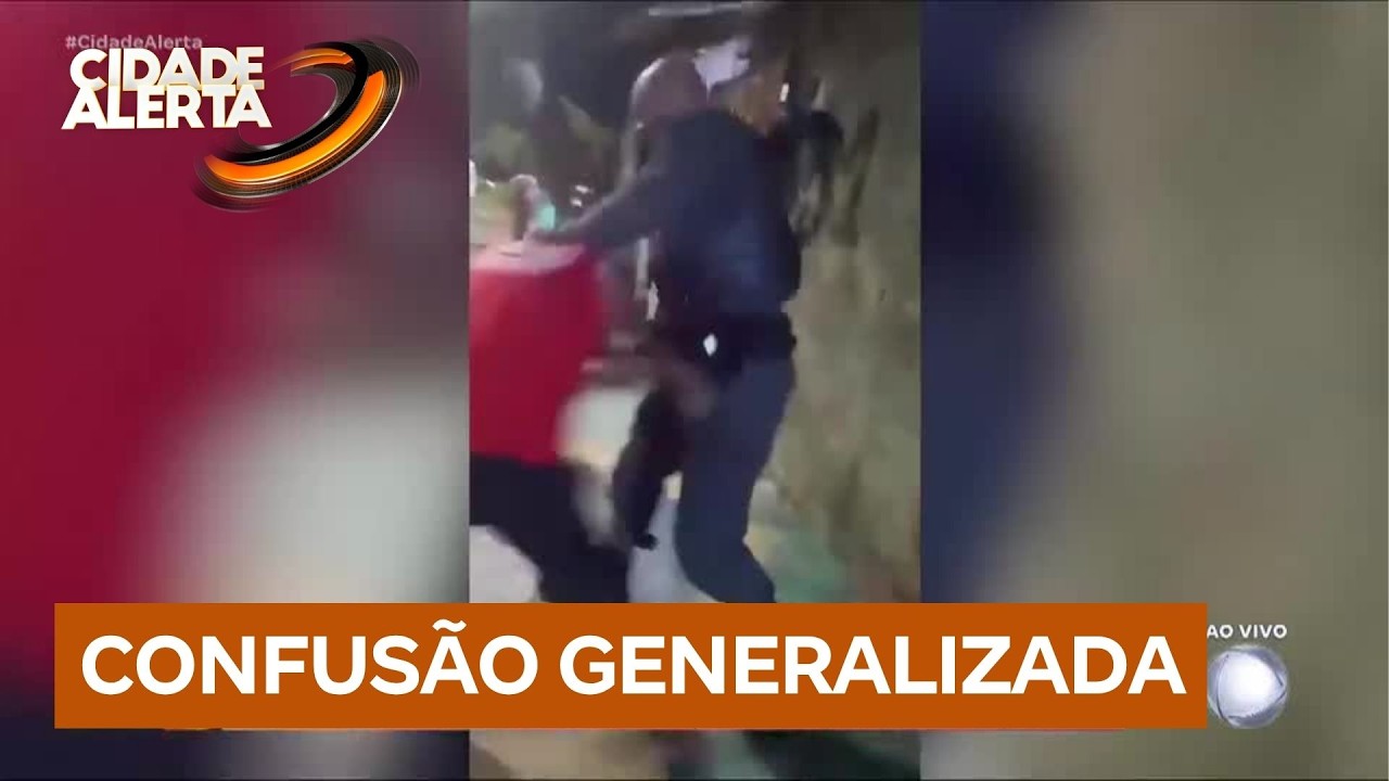Cadeiradas e tiros: policiais e moradores entram em confronto após fuga de moto em SP