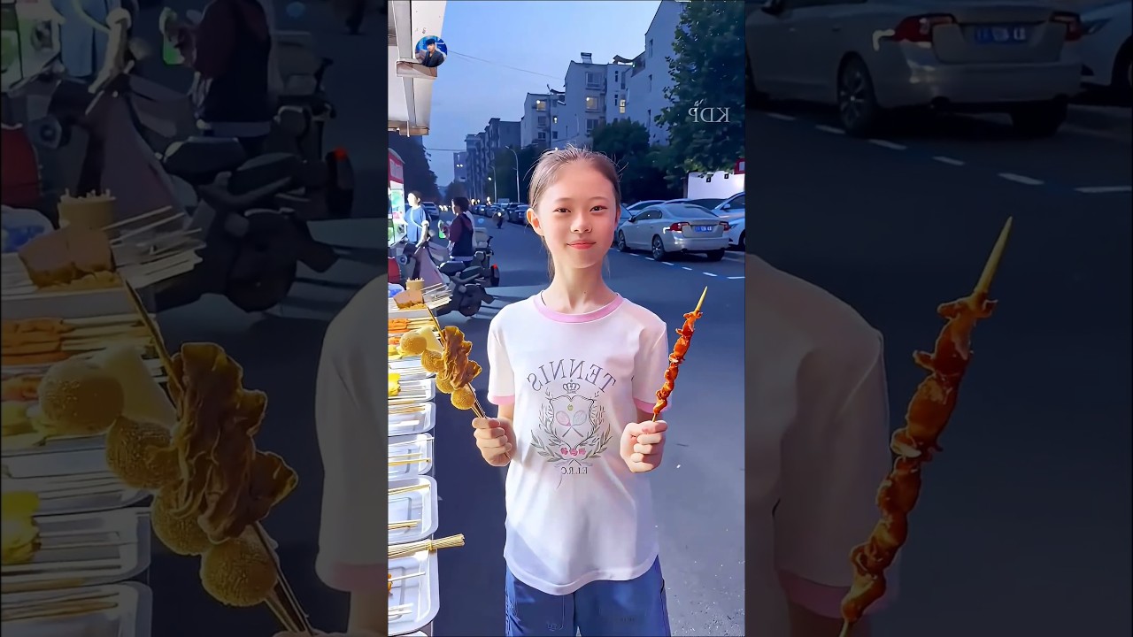 The girl secretly ate a hot dog #shorts #vairalshorts