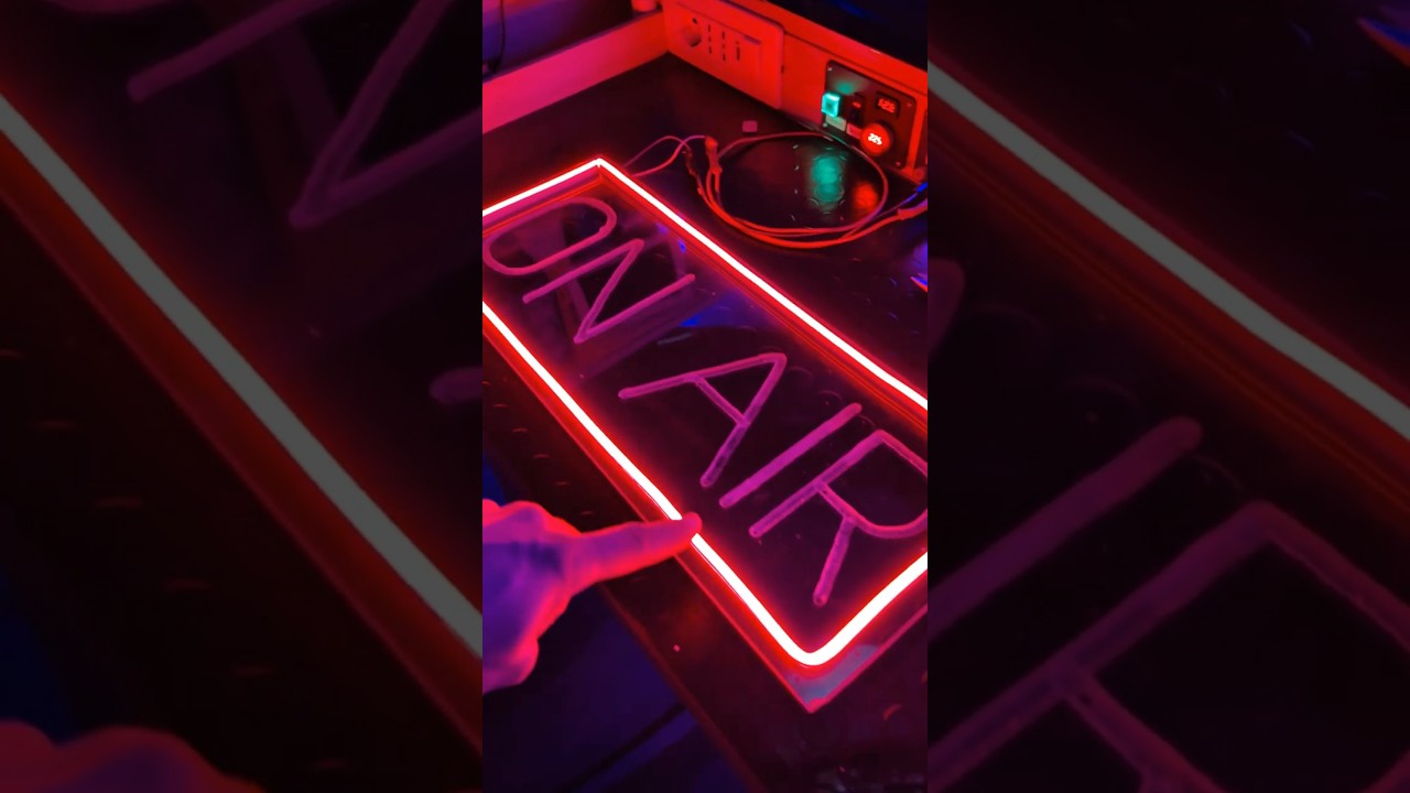 COSTRUISCO UNA SCRITTA AL NEON #80s #neon #led #diy