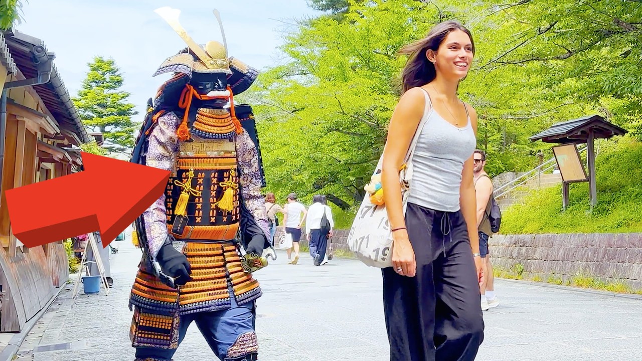 Turn Around & The Samurai Armor is ALIVE 😱 Kyoto Japan Prank #156