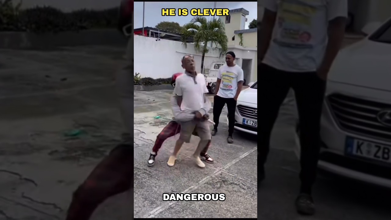 He is clever #streetdefence #mma #muaythai