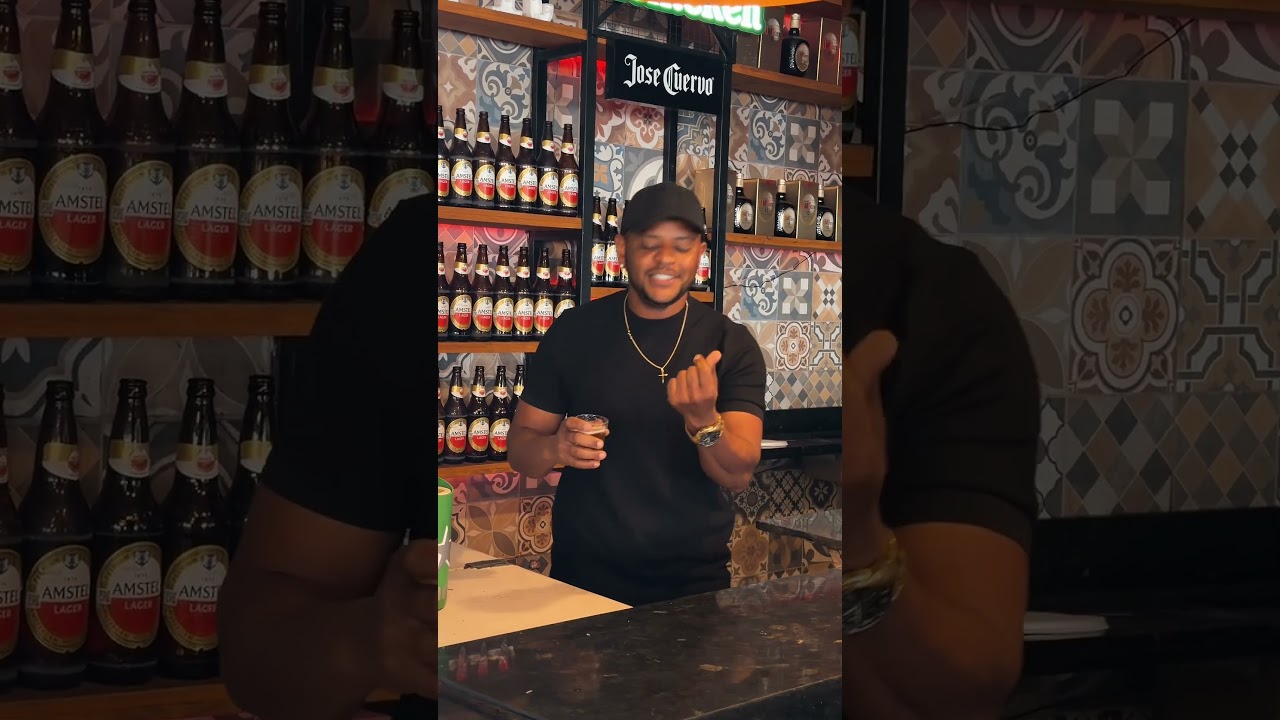 #TBT do Nenho! Pode abrir o bar, Marlene… que eu vim beber fiado! 🍻😂 Quem lembra dessa?