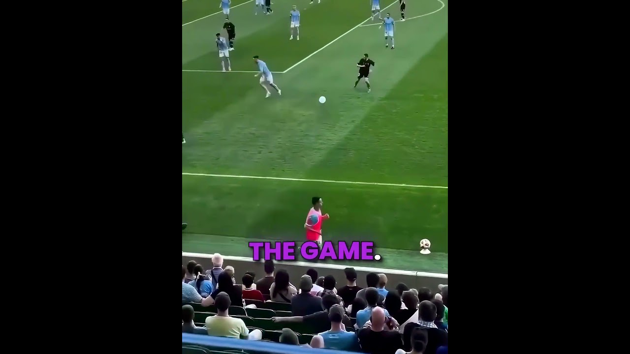 Kid Trolls Football Players With Balloon ⚽🔥 #prank #sports