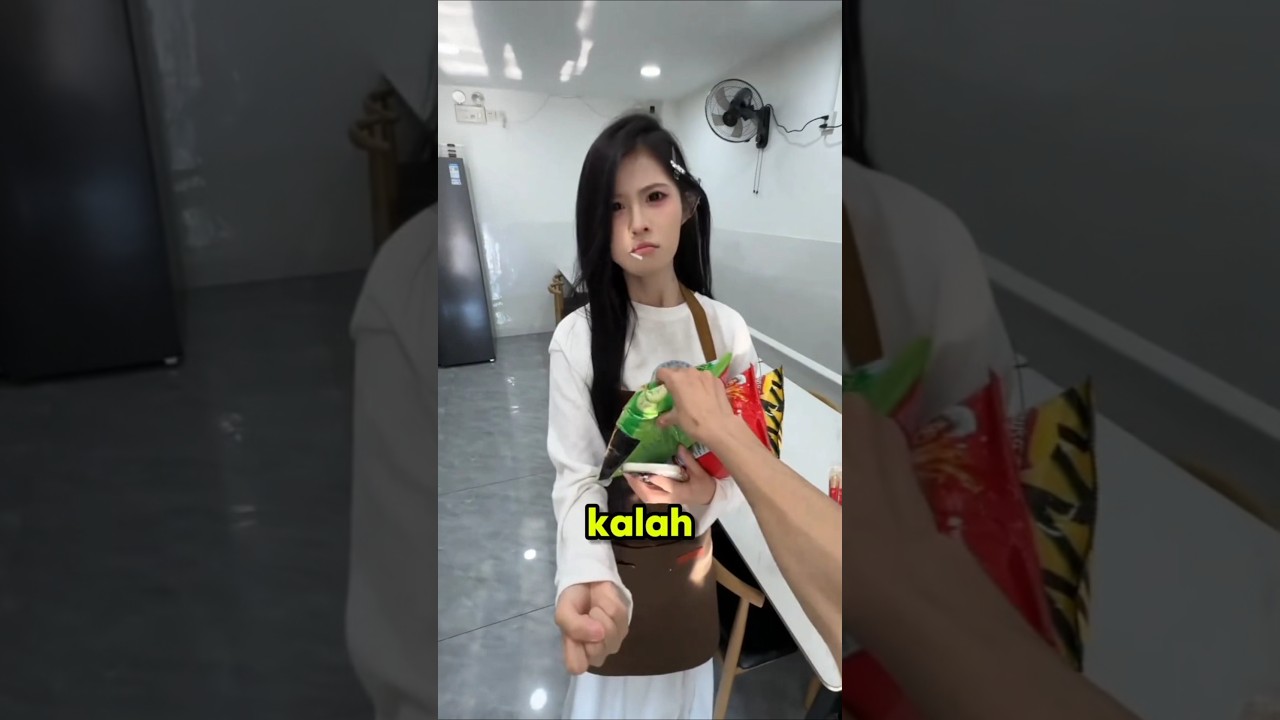 Kalah Sweet Berkali-kali, Pelayan Ini Sampai Kehabisan segalanya! 🤣 #shorts #shortvideo #viral