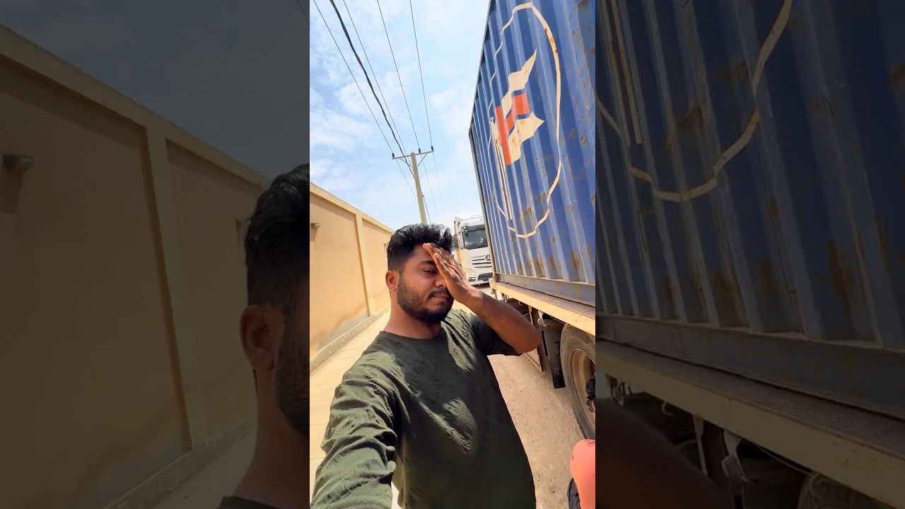 Saudi Arabia me car se food delivery 😮❓