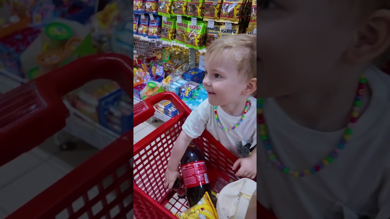 Что выберет 3-летка? | Сын собирает корзину для киновечера 🍿 #familyvlog  #семья #сребенком #дети