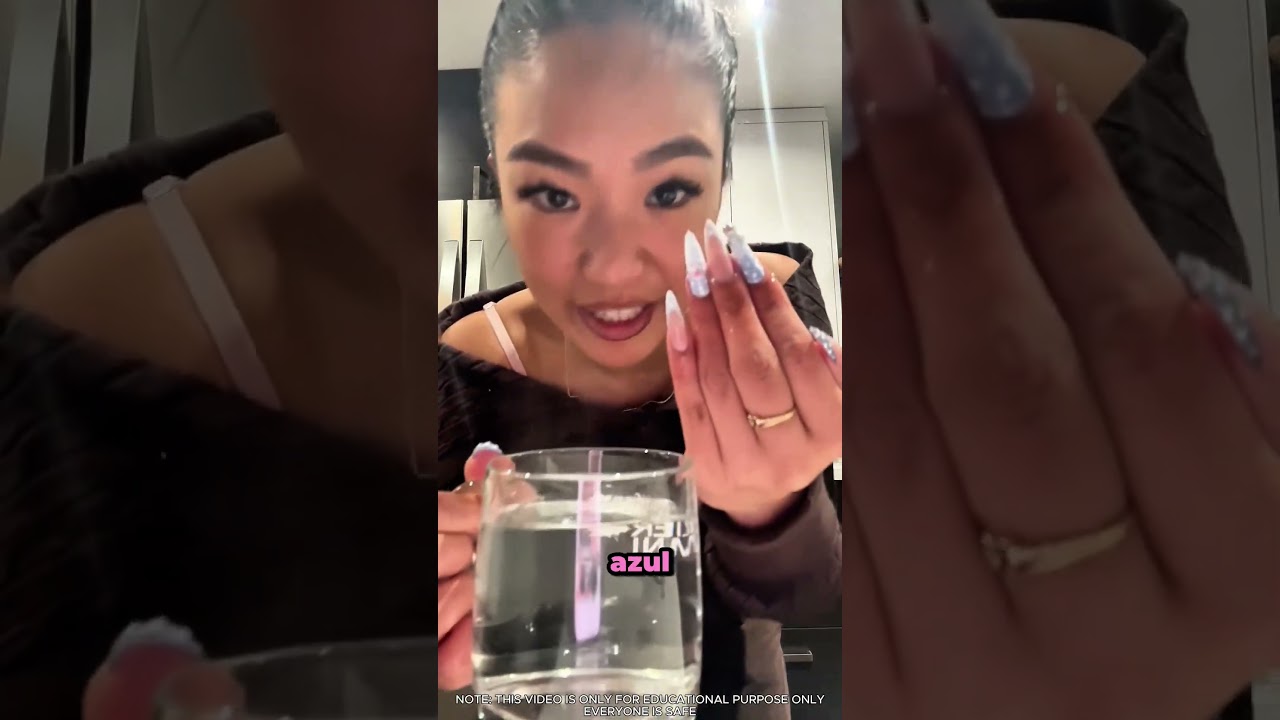Mira Cómo Estas Uñas Cambian De Color En El Agua