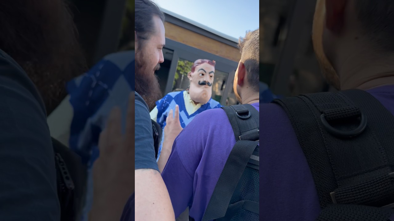 Hello Neighbor is after the kids 😱♥️👻#shorts  ￼