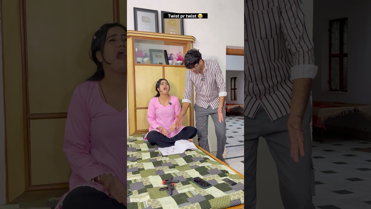Twist par twist 😭😂#comedy #sister #bhai #siblings #funnyreel #viral #twist #explore #entertainment