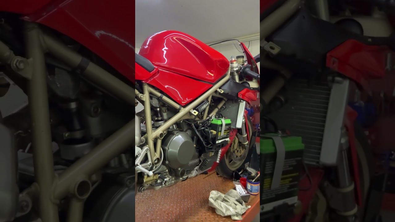916 1997 #ducati #moto #tamburini #motard #desmo #bikelife