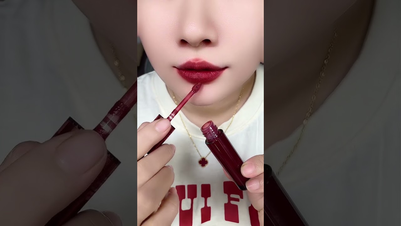 Magical lipstick makeup tutorial 👄💄 #lipstick #tutorial #douyin #makeup