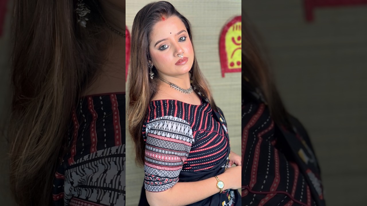 দুর্গাপুজো মানেই কাজল-কালো চোখ,কাশফুলের দোলা আর ঢাকের আওয়াজ।