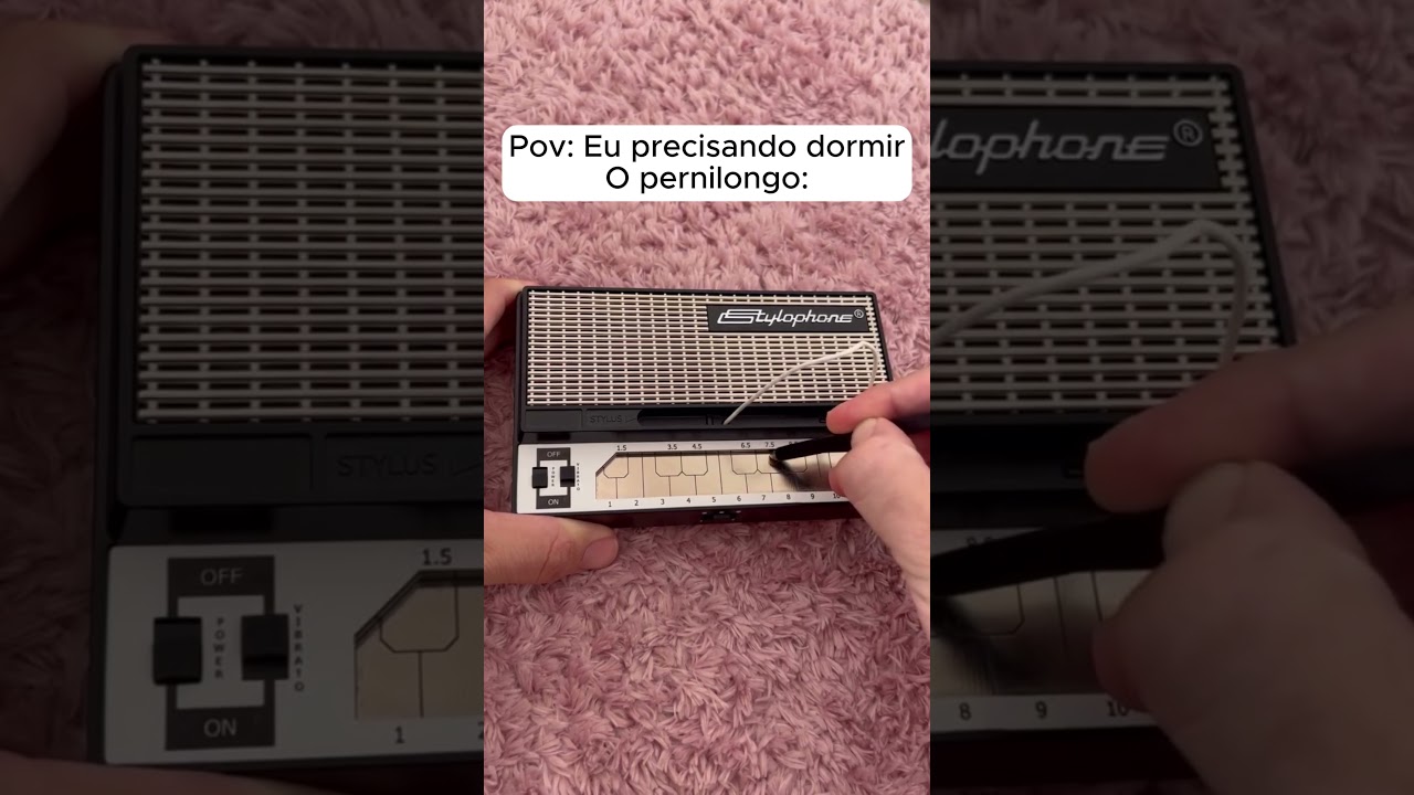 Eu precisando dormir e o pernilongo 😂