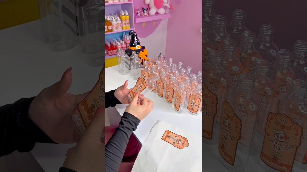 Calaverita Latte está en el baka horno 👩🏻‍🍳☕️🧡💜 #bakabakamx