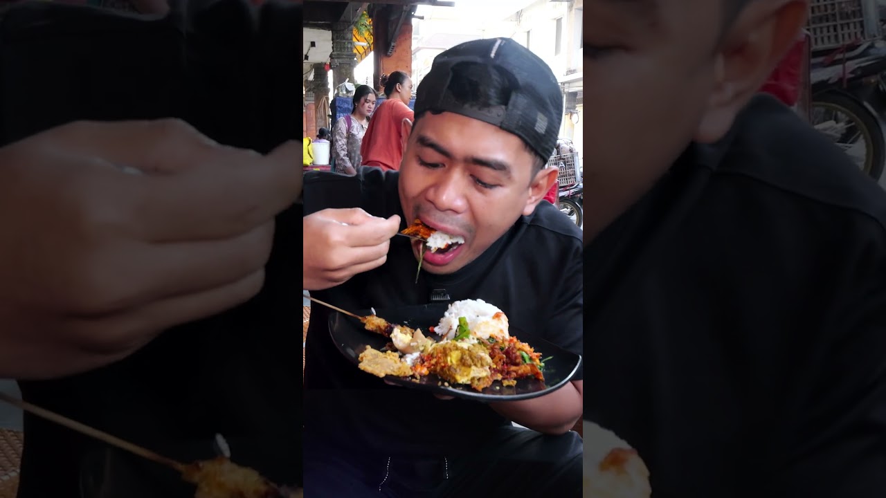 Makan nasi campur bali