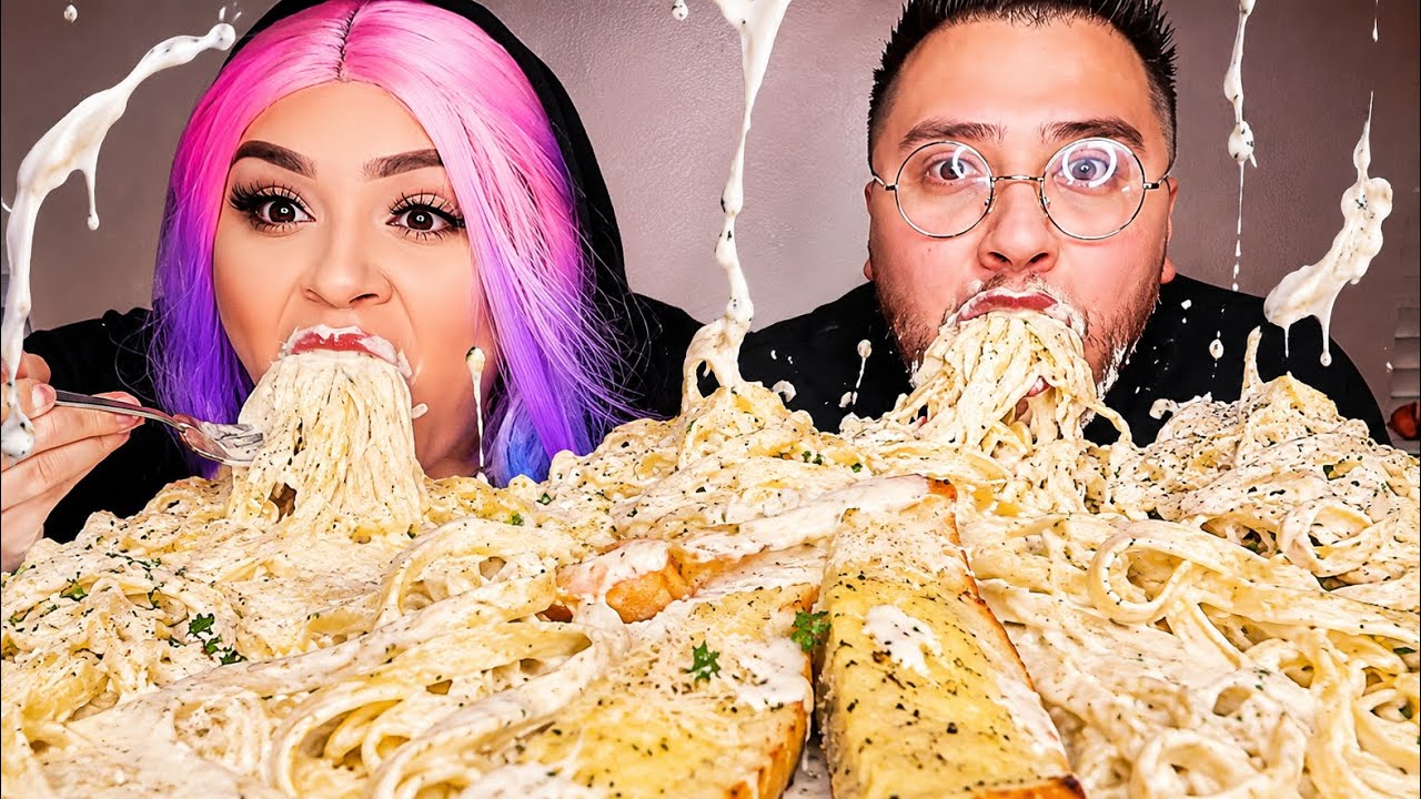 The Creamiest Fettuccine Alfredo WE EVER Had… 🤯  MUKBANG EATING SHOW