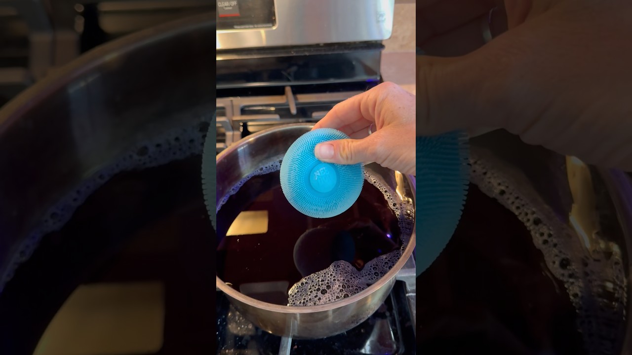 Let’s find out will it dye - Needoh Fuzzball 🩵 to 💙 #needoh #squishy #customized #diy #needohball