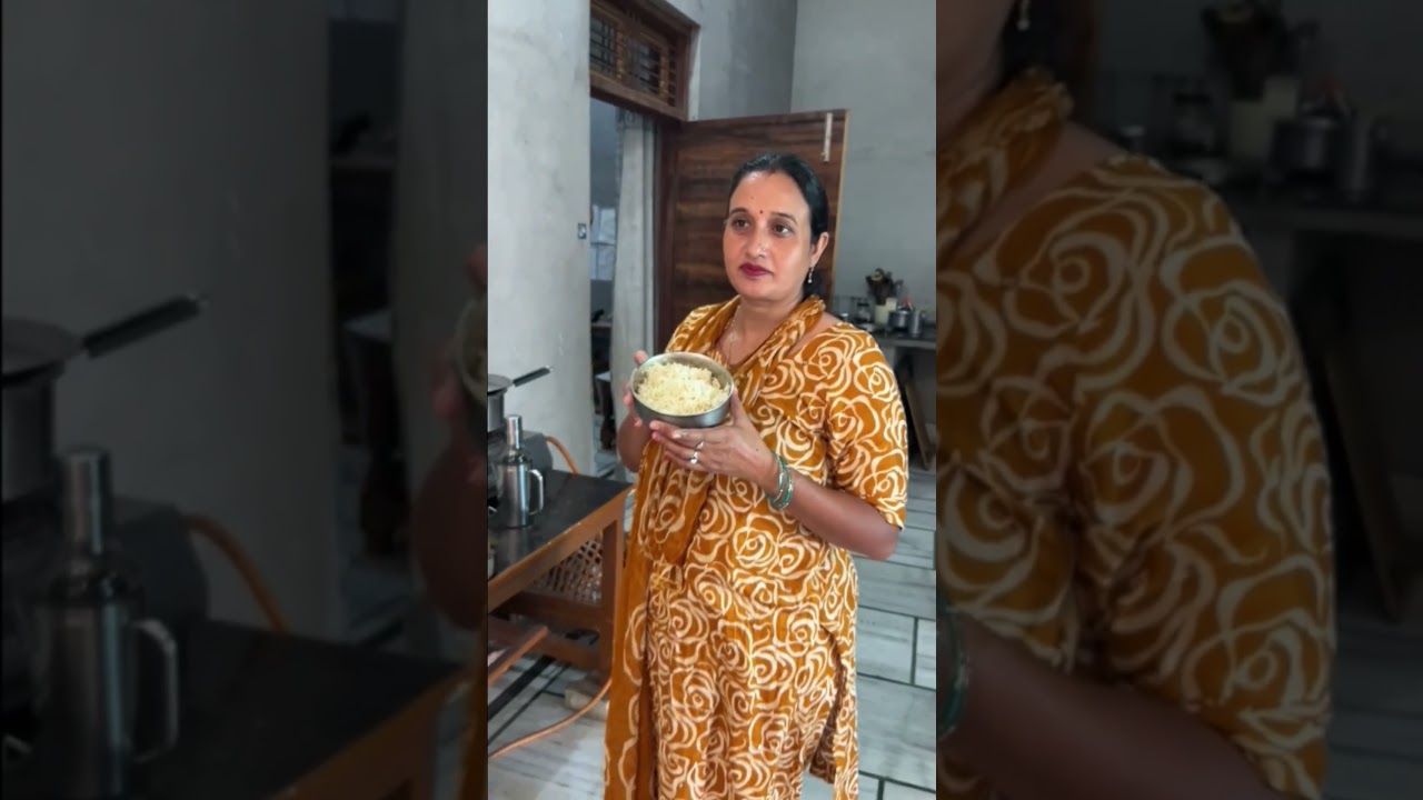 Basi Chaval Khilane Ka Best Tarika #cooking #food #village #family #Shorts #sunilpalvlogs