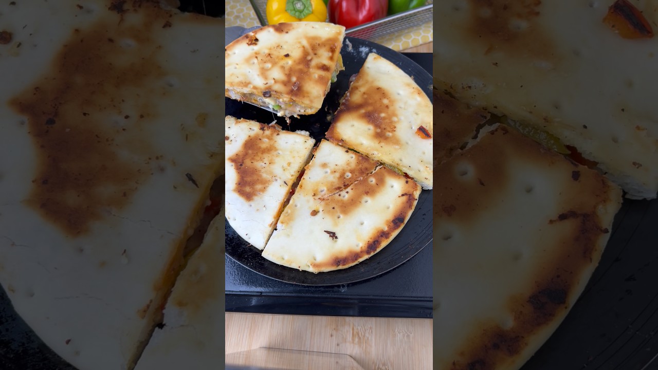 Pizza Pocket in 10 Minutes🍕#shorts #shortsfeed #pizza #recipe