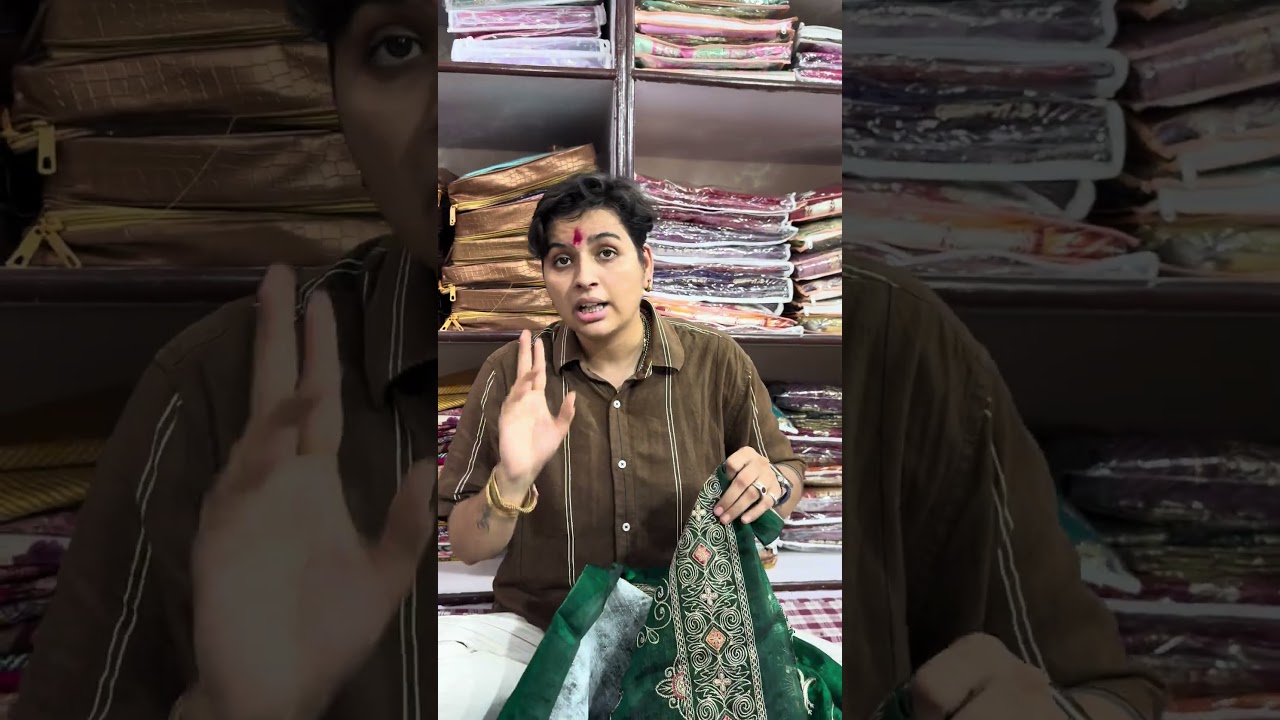 Poshak aur lehnga dono saath.Me