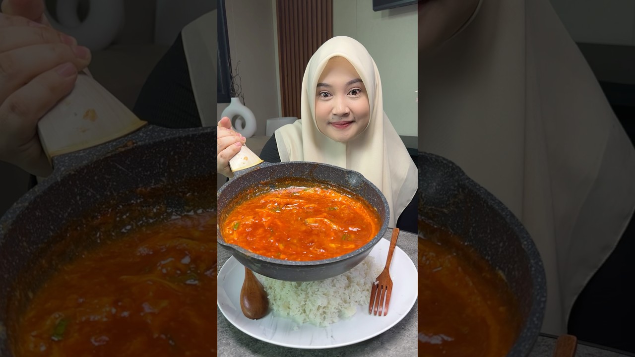 Edisi kali ini kita kau makan Telor siram pedas ☺️🤤#khaliliz #asmrfood #mukbangindo