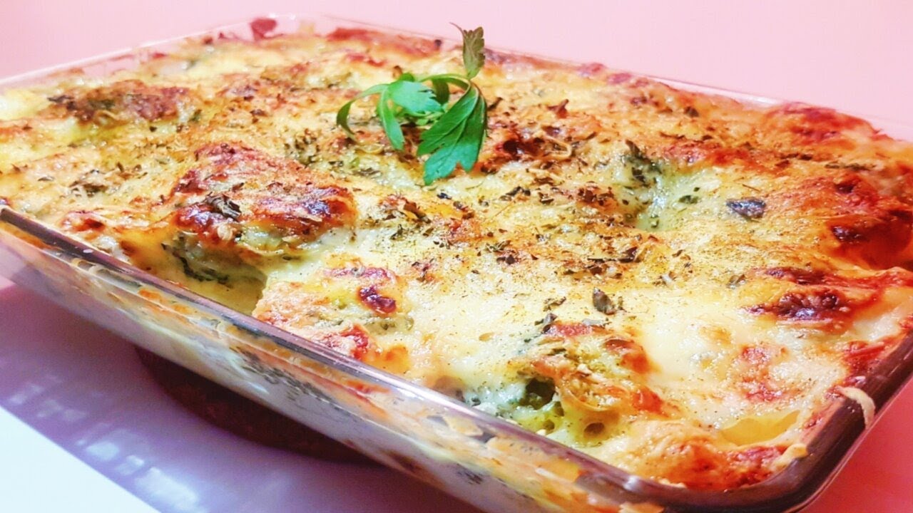 كراتان البطاطس و البروكلي🥦 و الدجاج بصلصة الأجبان الرائعة بالأعشاب المنسمة الشهية 😋