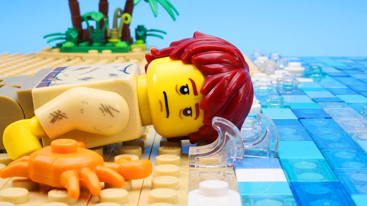 Last Survivor Conquers the Mysterious Deserted Island Challenge | LEGO Land | Lego Stop Motion