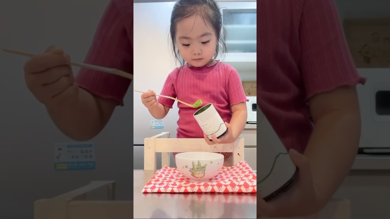 Japanese baby can make Matcha properly