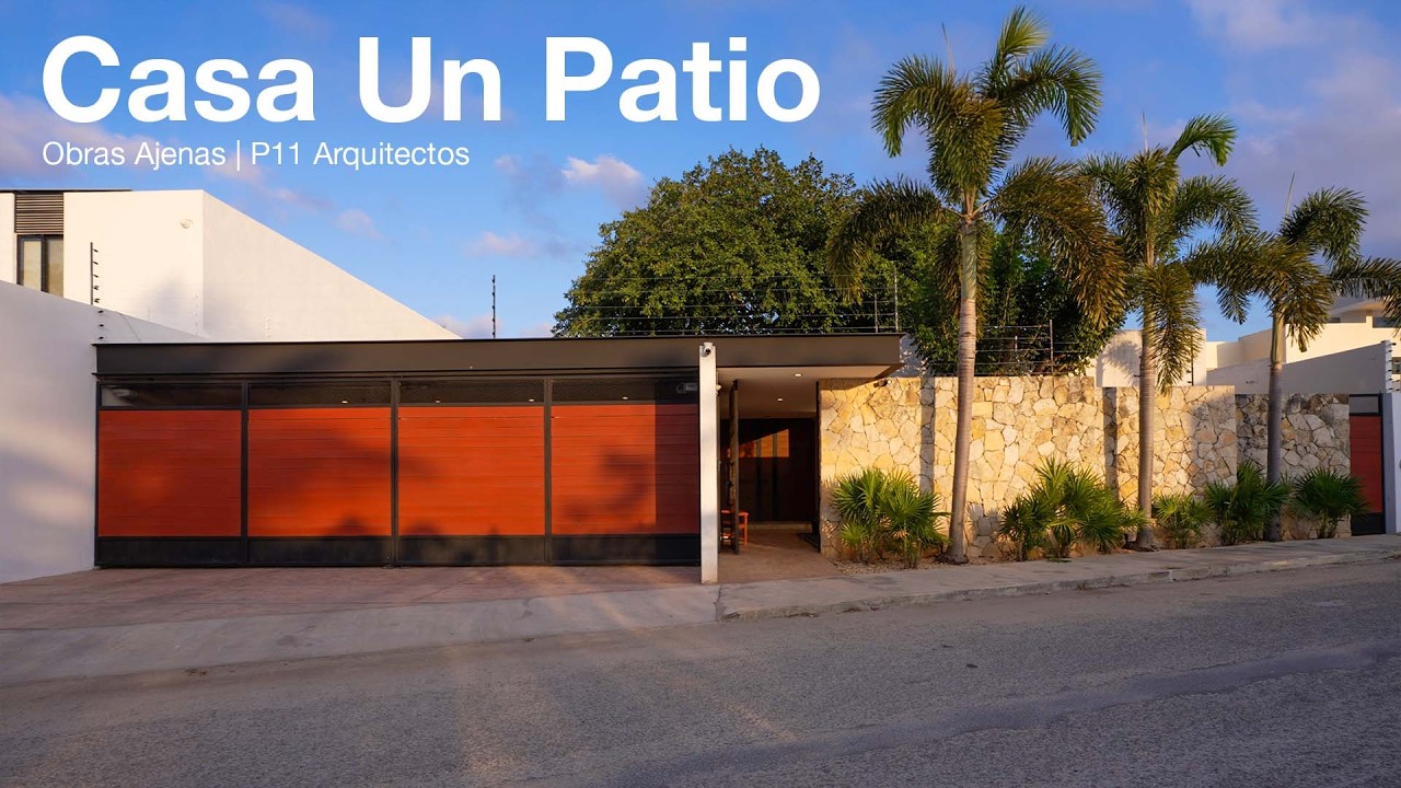 Casa que gira alrededor del patio | P11 Arquitectos
