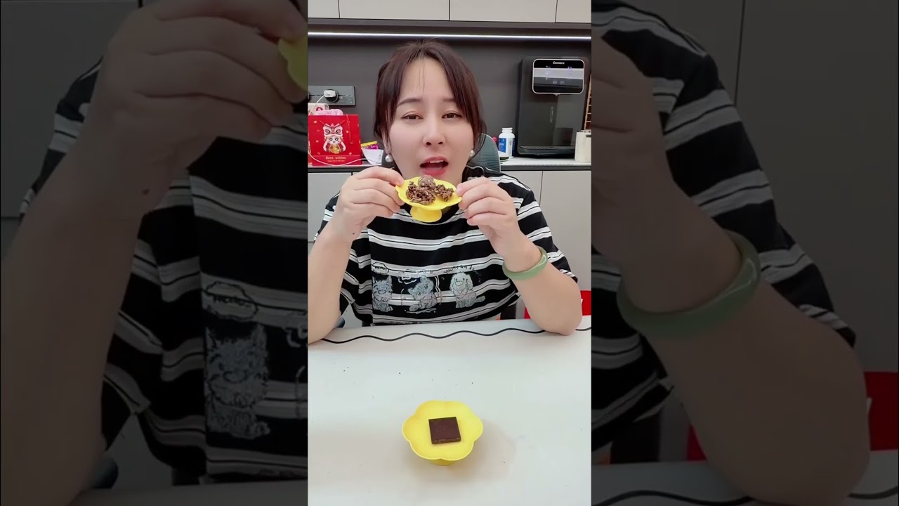 Hello Kitty Nut Crunch! 🍫 Delicious Chocolate Snack 😍 #shorts #foodchallenge #funny #viral