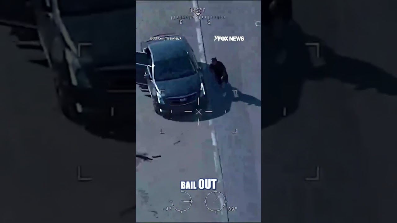 Suspected human smugglers hit speeds topping 100 mph in highway chase #shorts #foxnews #fox #news