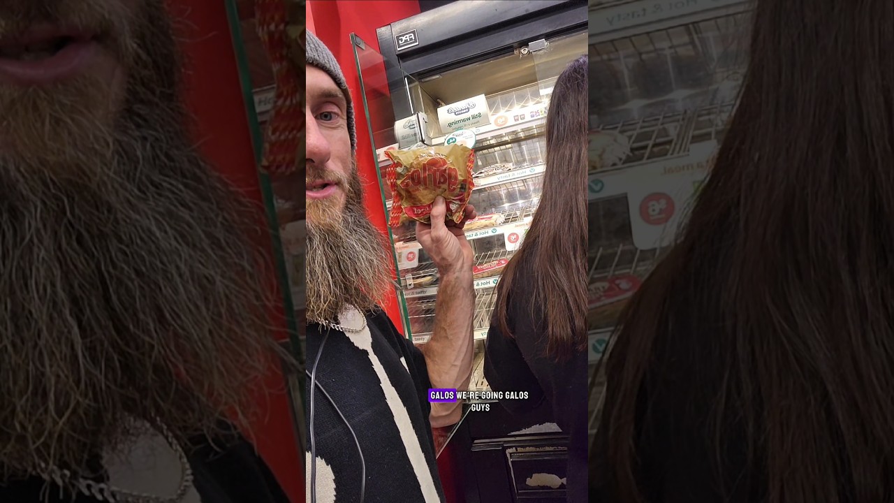 🌙🥧 BOOTS & KEY vs THE MIDNIGHT 7-ELEVEN PIE 🥧🌙