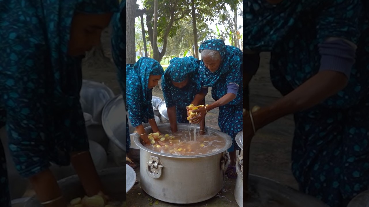 Washing Potato To Cook Aloo Ghati #aroundmebd #food #cooking #youtubevillage #recipe #potato