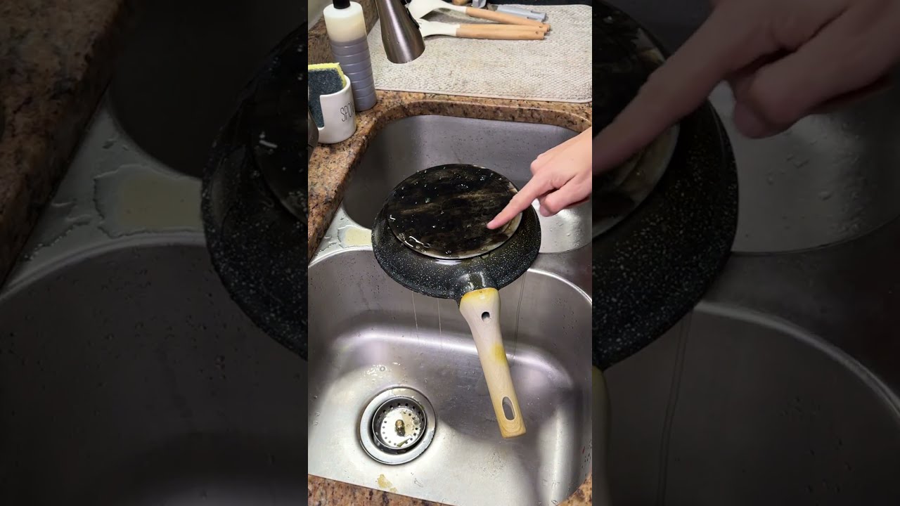 The Coca-Cola cleaning hack you need to see 🥤✨ #lifehacks #cleaning