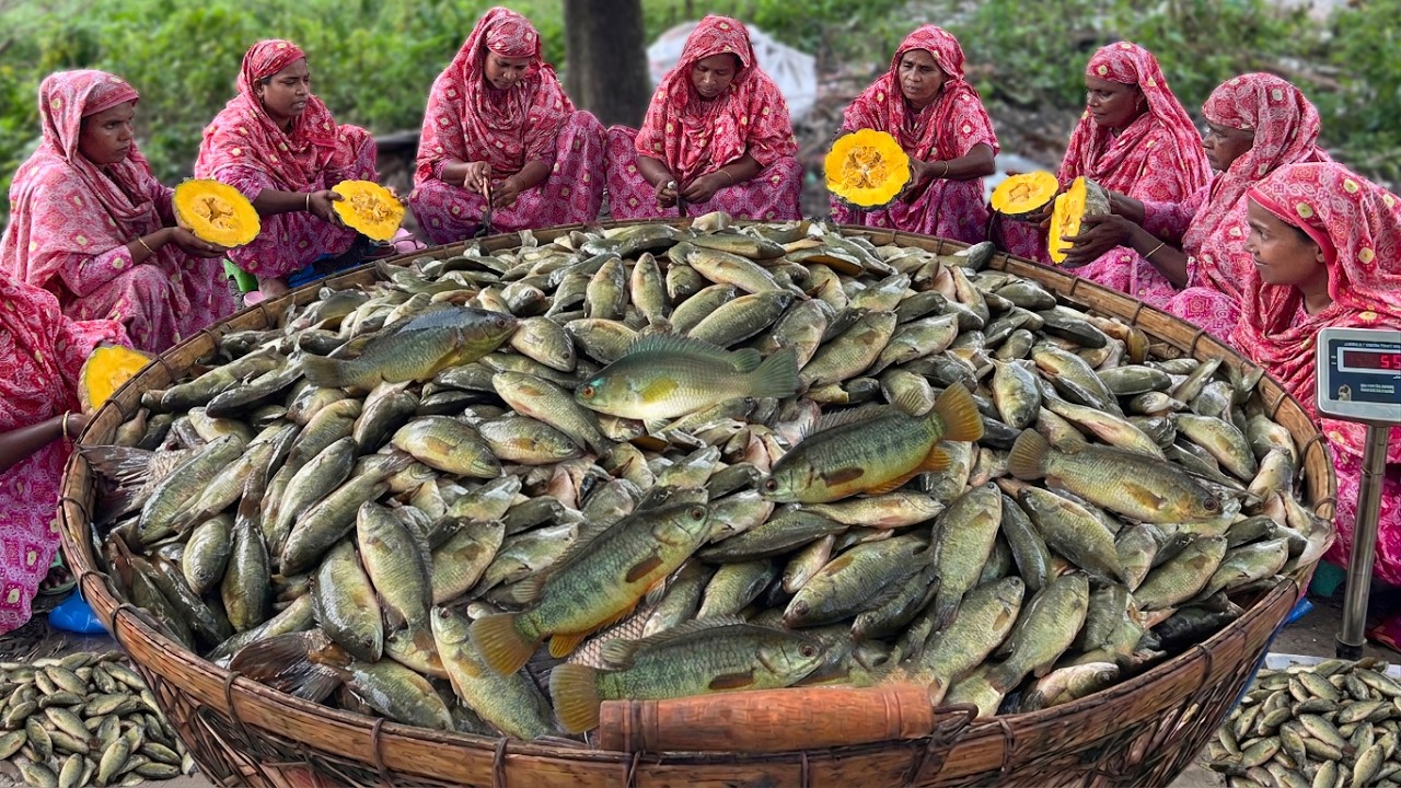 Climbing Fish Curry Recipe of Village Women | গ্রামের সবাইকে একসাথে কৈ মাছের ঝোল ও ভাত