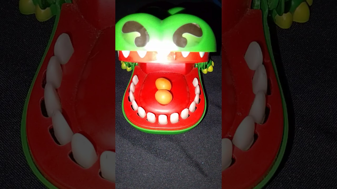 💥BIG CROCODILE DENTIST EATING CANDY 💥#asmr #asmrsounds #shortvideo #shorts