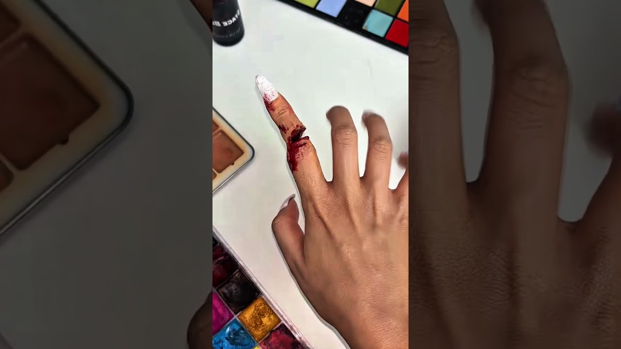 REAL OR FAKE?! 😱 sfx makeup hand #HorrorMakeup #MakeupIllusion #SFXGore #HalloweenMakeup