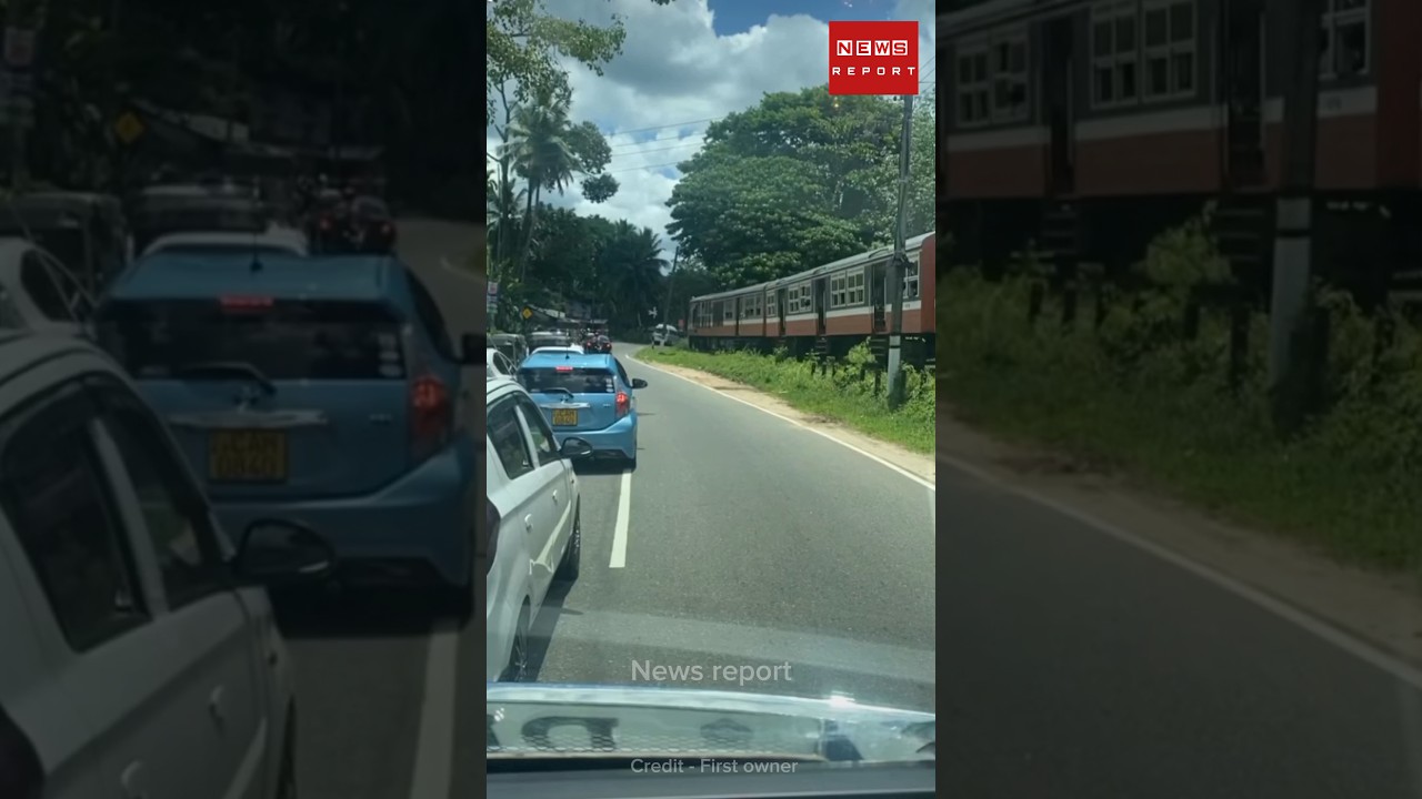 ගිලන්රථයට මාර්ගය සකසා දුන් බෝසත් කෝච්චි ඩ්රයිවර් මහතා #shorts