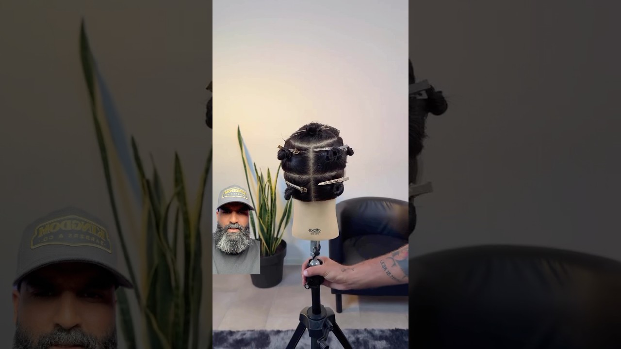 Should you charge more if you section hair? @stefano.pavia on insta showing us how it’s done #barber