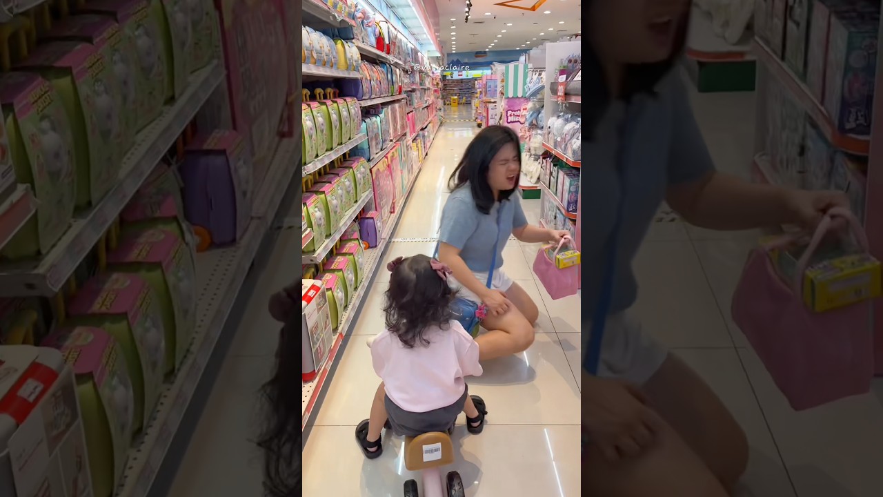 JANGAN BERKENDARA DI TROTOAR JALAN YA! #piuwfamily #funny #familyvlog #comedyshorts #couplecomedy
