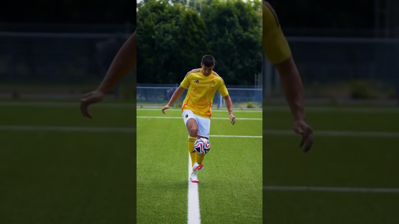 ПОВТОРЯЮ ТРЮКИ #футбол #football #footballshorts #footballskills #soccer #skills