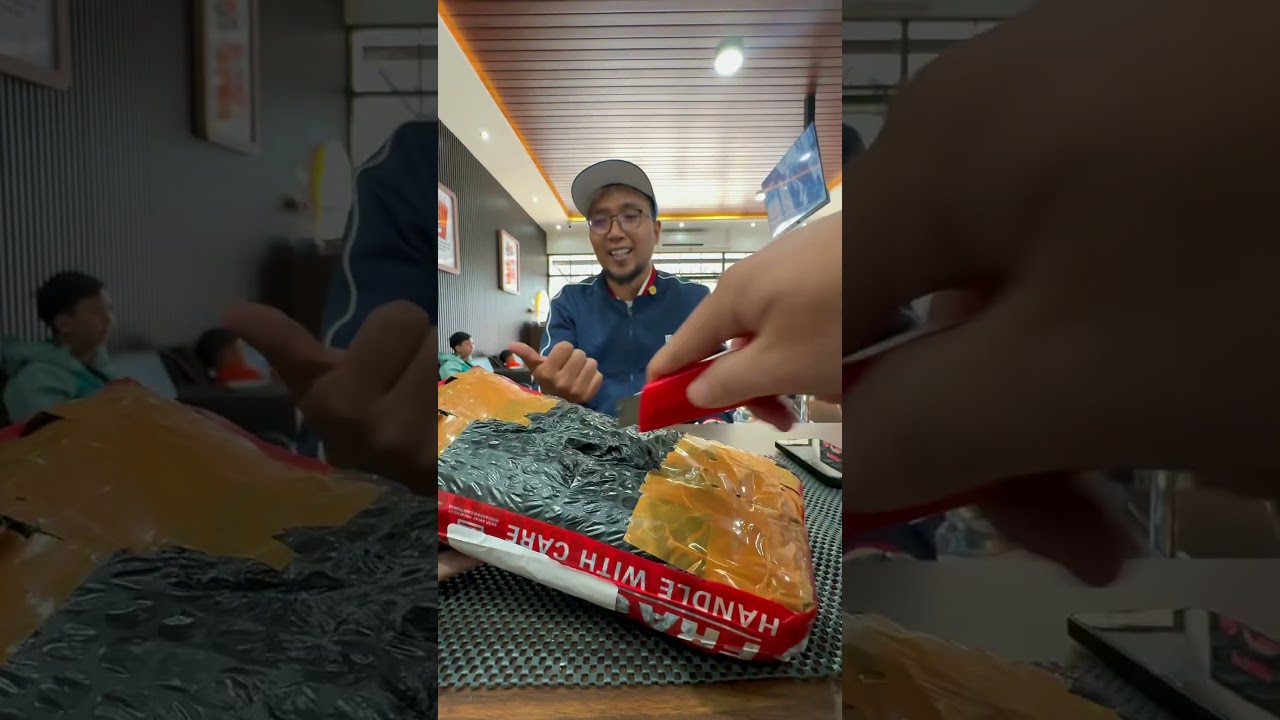 Unboxing iPhone 17 Basic hasil CO di live nya Bang Ben 👌 #iphone #shortvideo #unboxing #dadahaphone