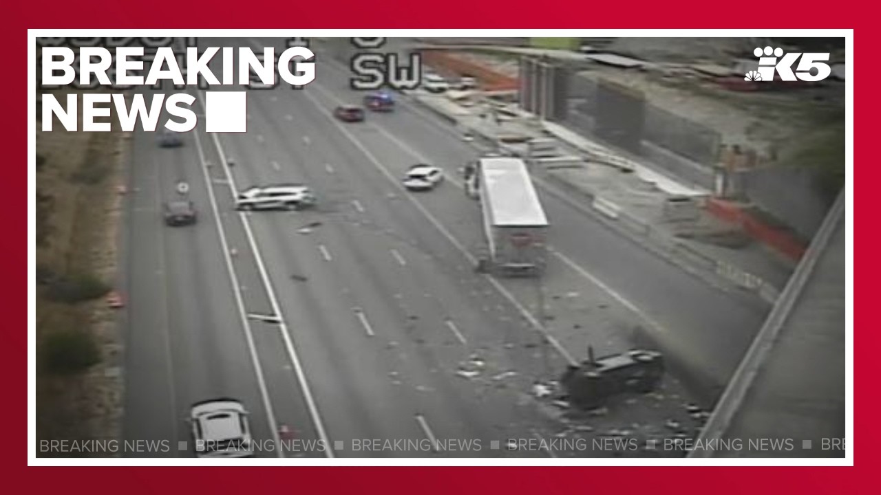 Multiple lanes blocked on northbound I-5