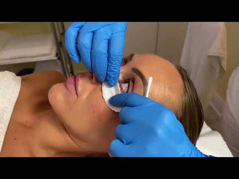 How to remove eye makeup like a professional - top tips and best techniques tutorial