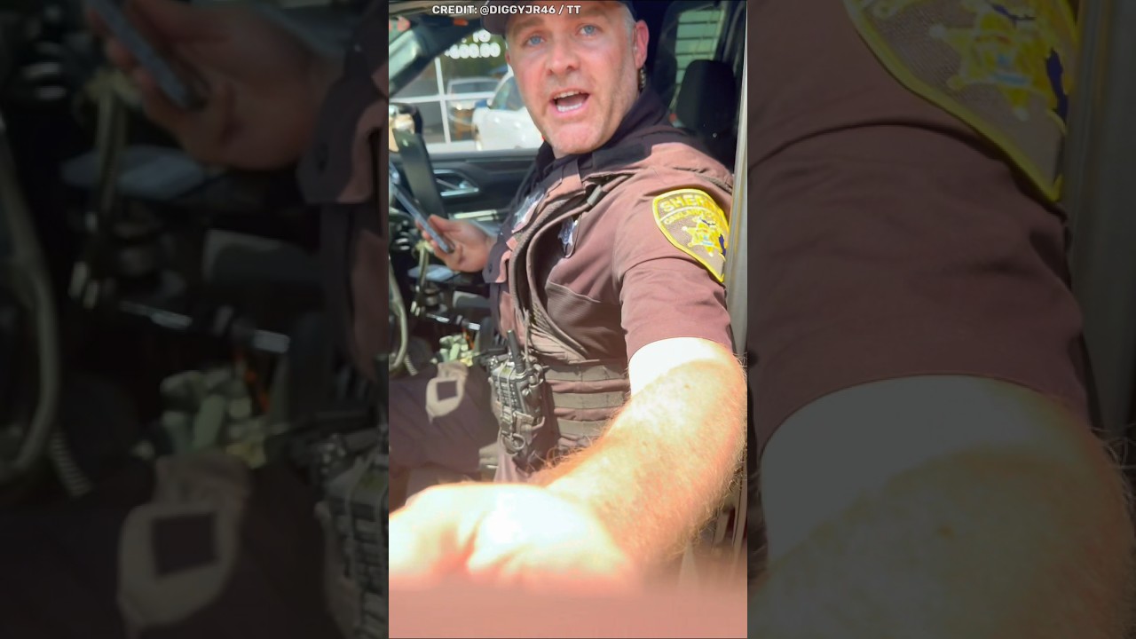 ​Cop Takes His Phone and Refuses to Lock It! (@diggyjr46)