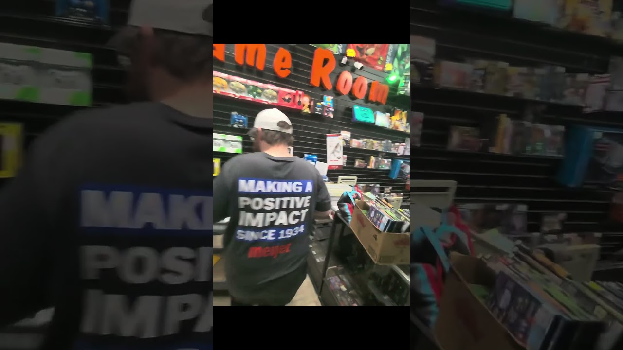 Zack opening the store in real life 😬😬😂😂 #retrogaming #retrojakes #fyp #gaming #gamestore
